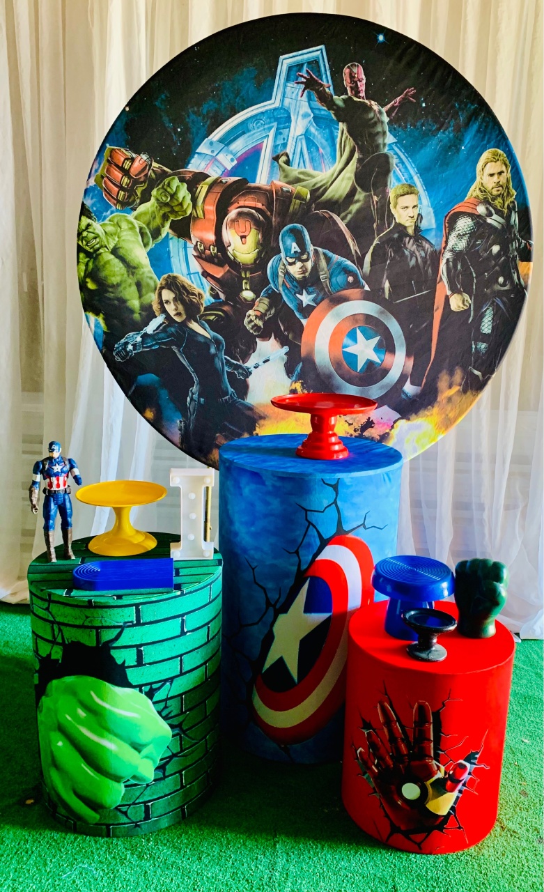 Kit Prata Vingadores - AMORETTO LOCAÇÕES