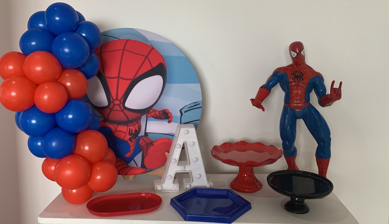 Festa Na Mesa Homem Aranha - AMORETTO LOCAÇÕES