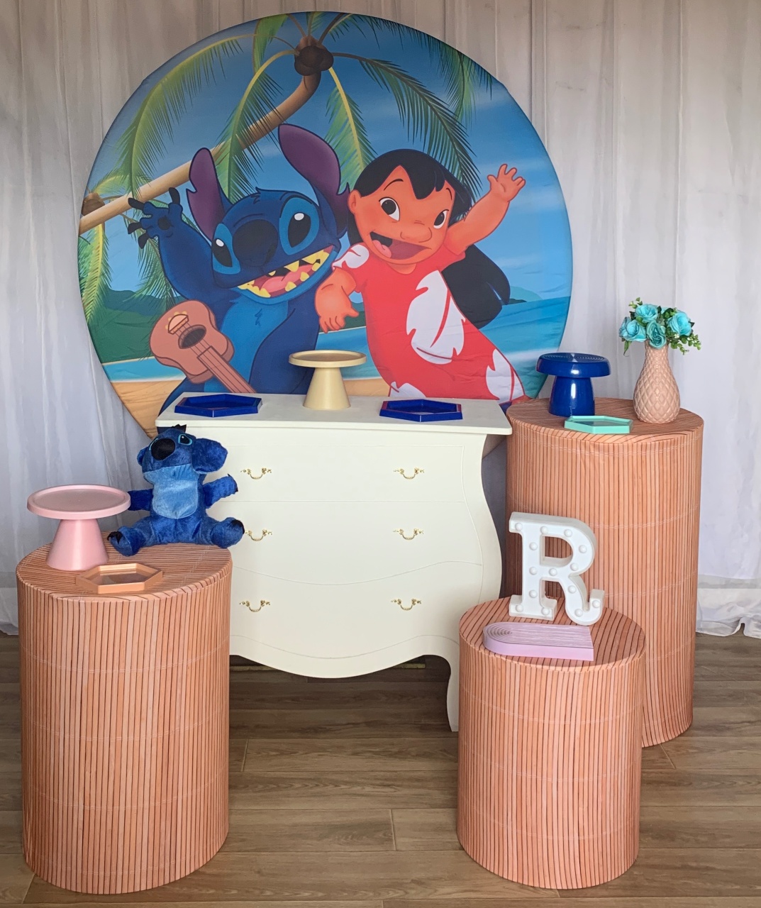 Kit Ouro Lilo & Stitch - AMORETTO LOCAÇÕES