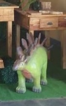 Dinossauro Stegossauro Verde - Brilhar Festas e Locações