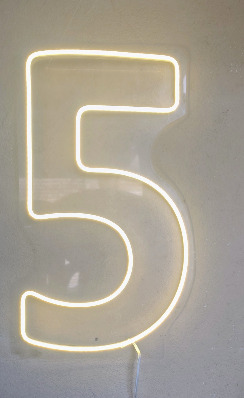 Numero 5 Led Quente - Brilhar Festas e Locações