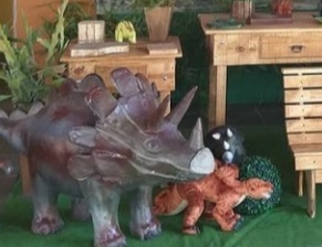 Dinossauro Triceratops Cinza - Brilhar Festas e Locações