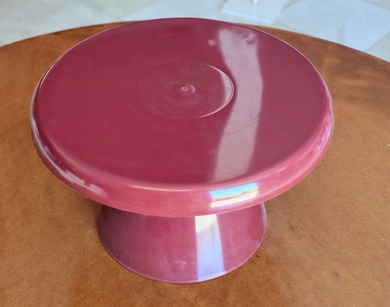 Bandeja Baixa Acrílico Redonda Vinho/Marsala - Brilhar Festas e Locações