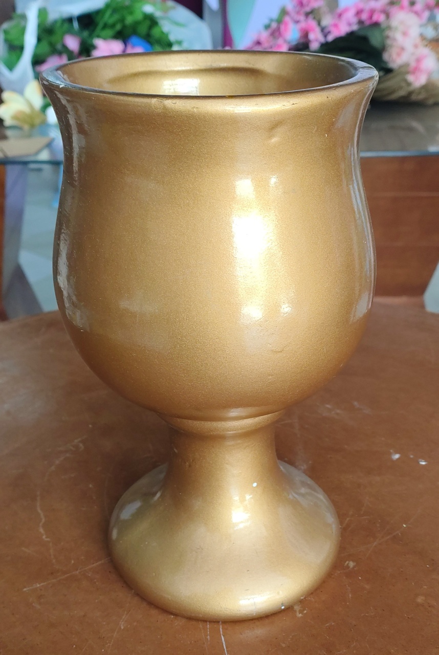 Jarro Tulipa Dourado Porcelana - Brilhar Festas e Locações
