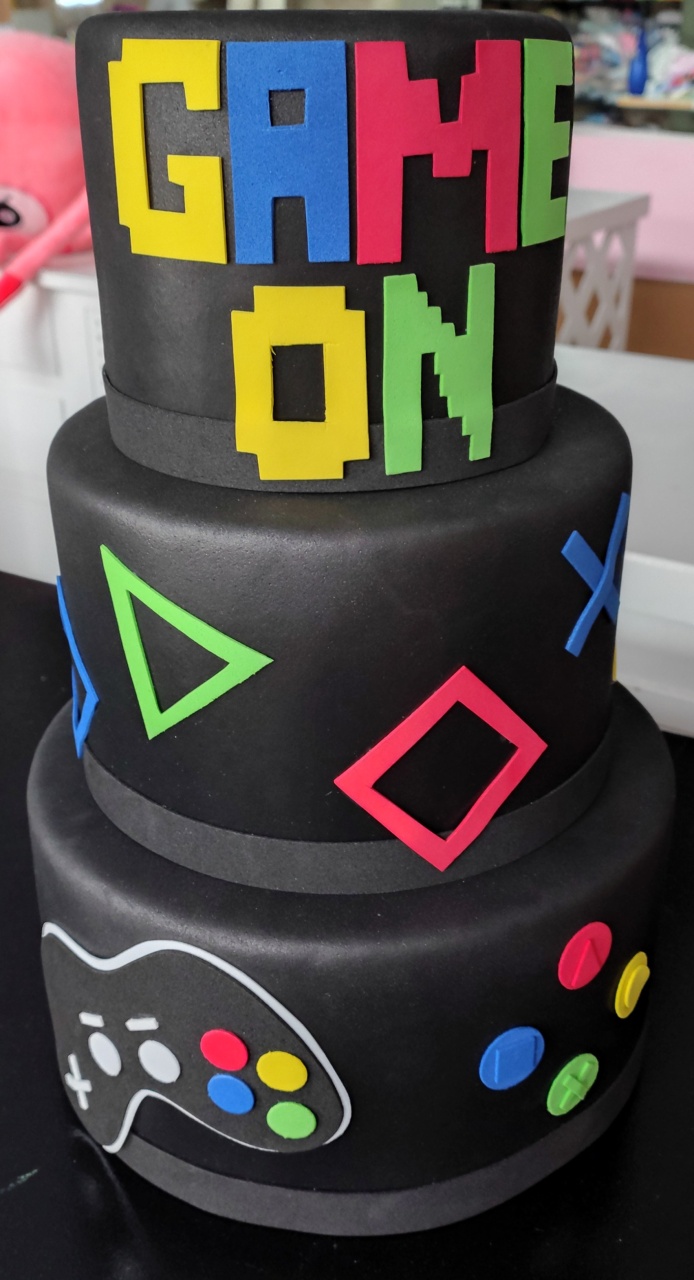 Bolo Fake Game - Brilhar Festas e Locações