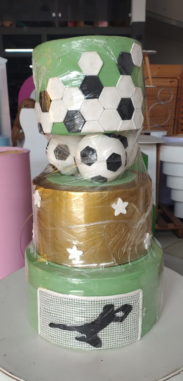 Bolo Fake Futebol - Brilhar Festas e Locações