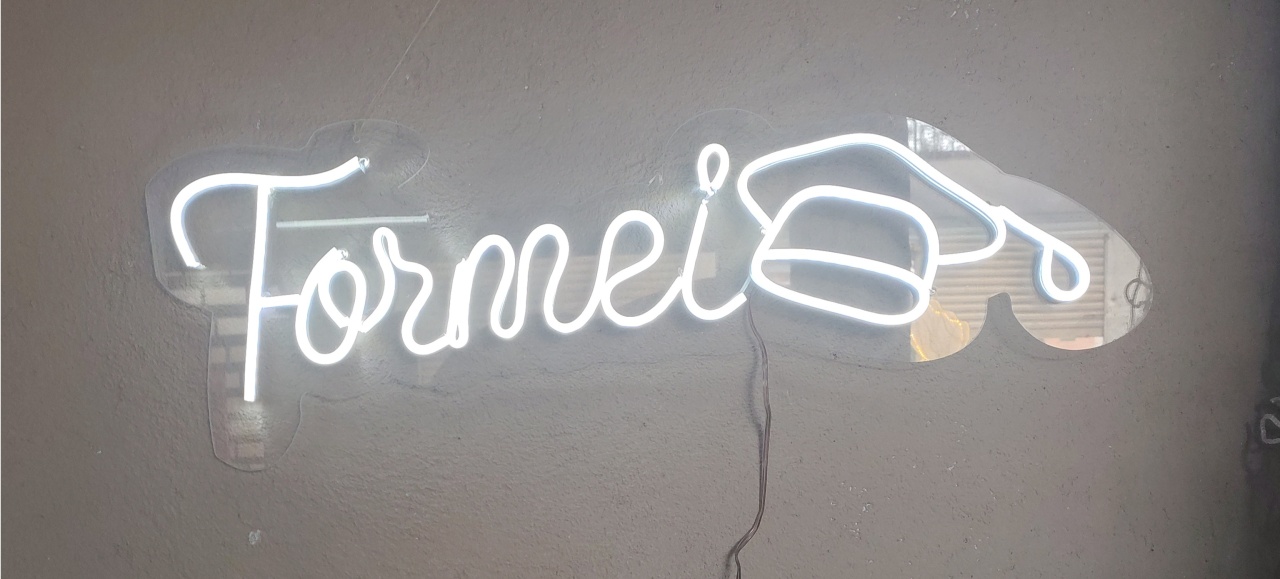 Led Formei Com Capelo - Brilhar Festas e Locações