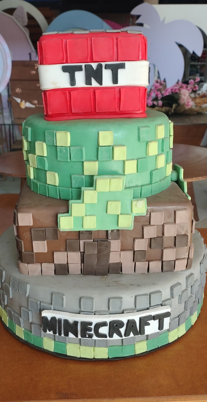 Bolo Fake Minecraft - Brilhar Festas e Locações