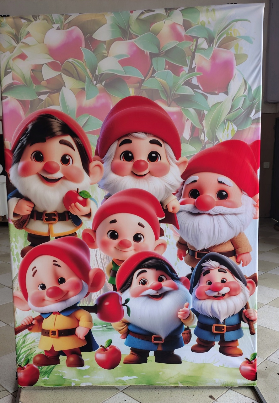 Painel Lateral 7 Anões /Branca de Neve - Brilhar Festas e Locações