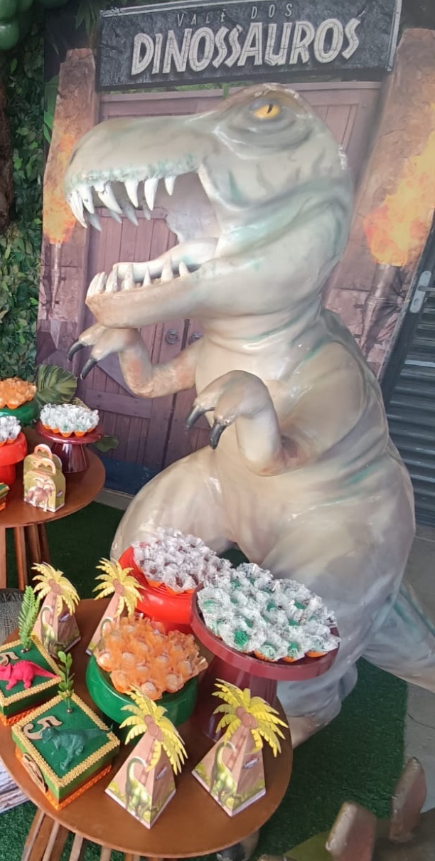 T-Rex - Brilhar Festas e Locações
