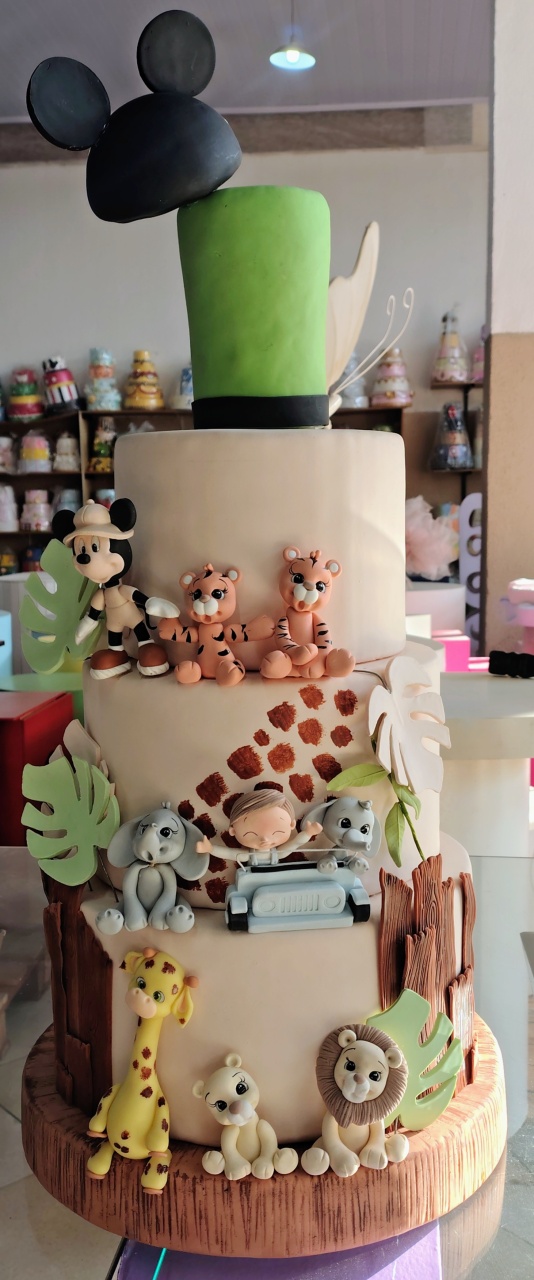 Bolo Fake Mickey Safari - Brilhar Festas e Locações