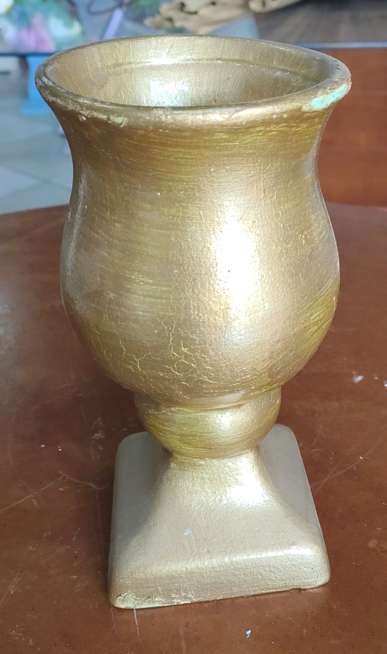 Jarro Tulipa P Dourado - Brilhar Festas e Locações