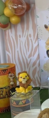 Painel Lateral Bege Listrado - Brilhar Festas e Locações