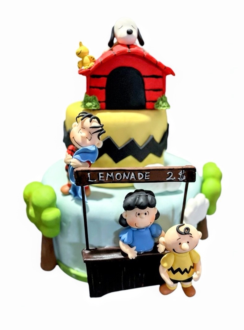 Bolo Fake Biscuit - Snoopy (3 Andares)  - daydecorafestas