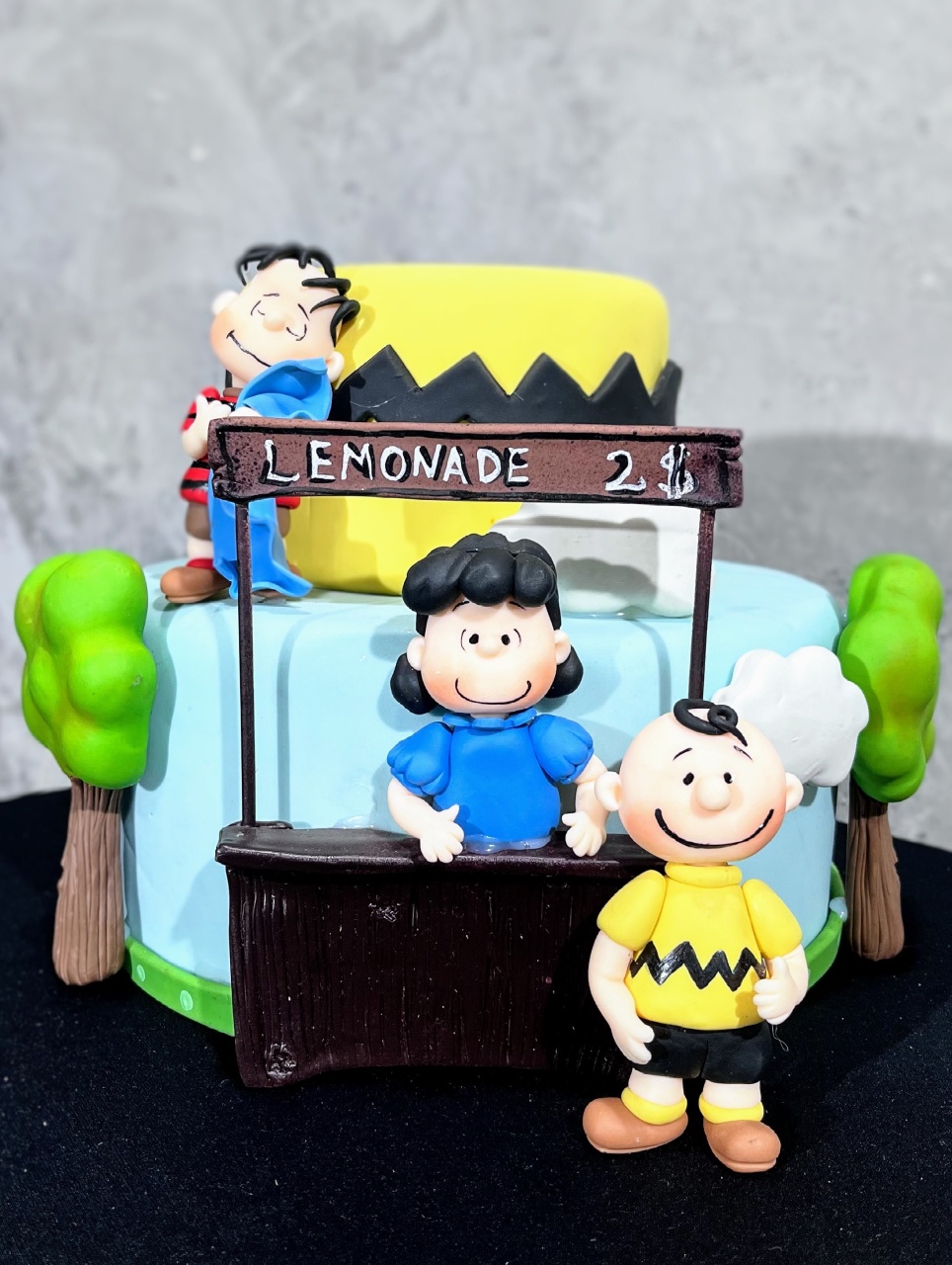Bolo Fake - Snoopy (2 Andares) - daydecorafestas