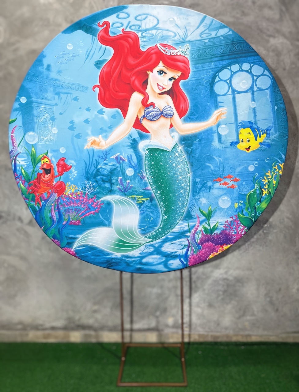 Painel Redondo 1,50 - Ariel - daydecorafestas