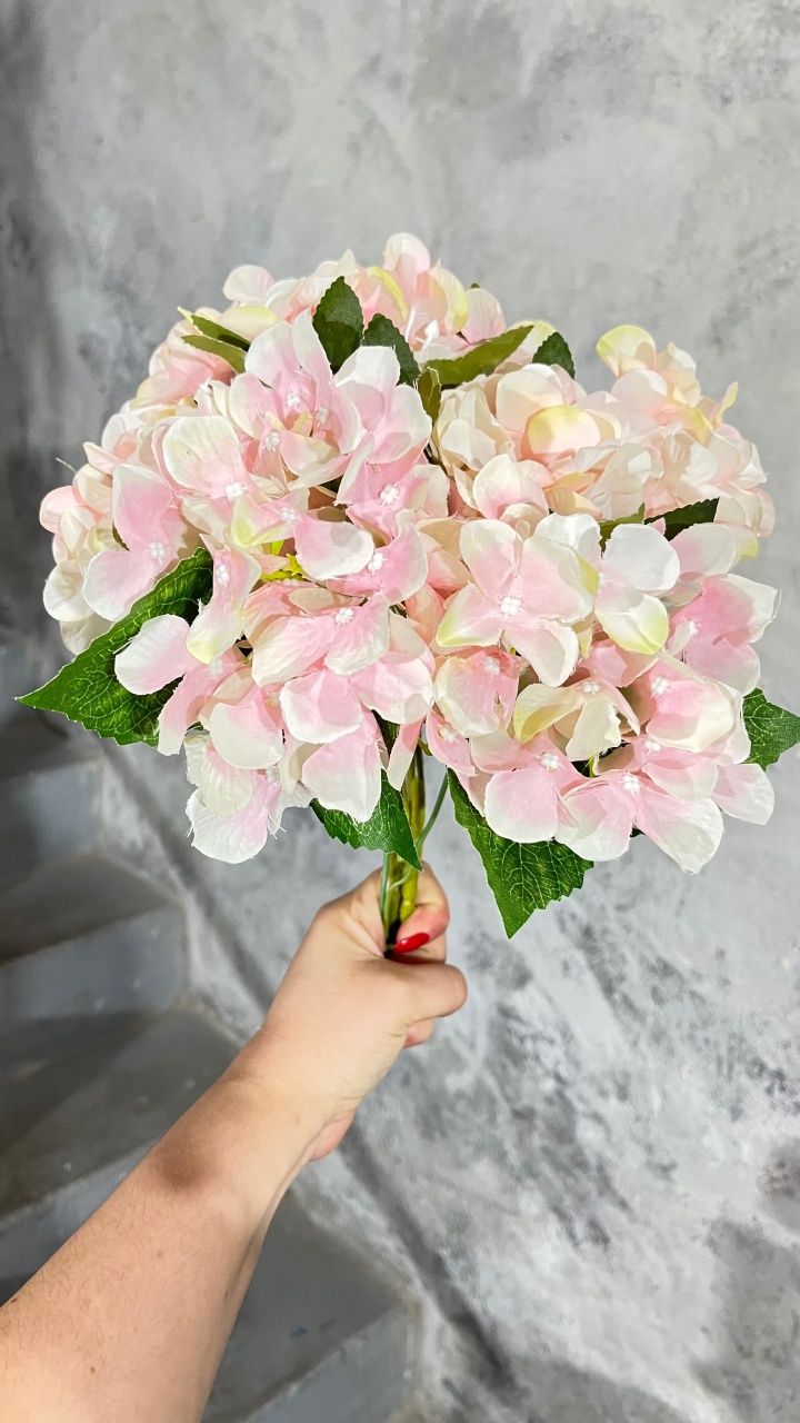 Buquê Hortência - Rosa Claro  - daydecorafestas