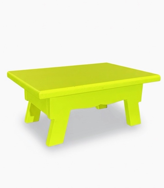 Banquinho Amarelo Neon - daydecorafestas