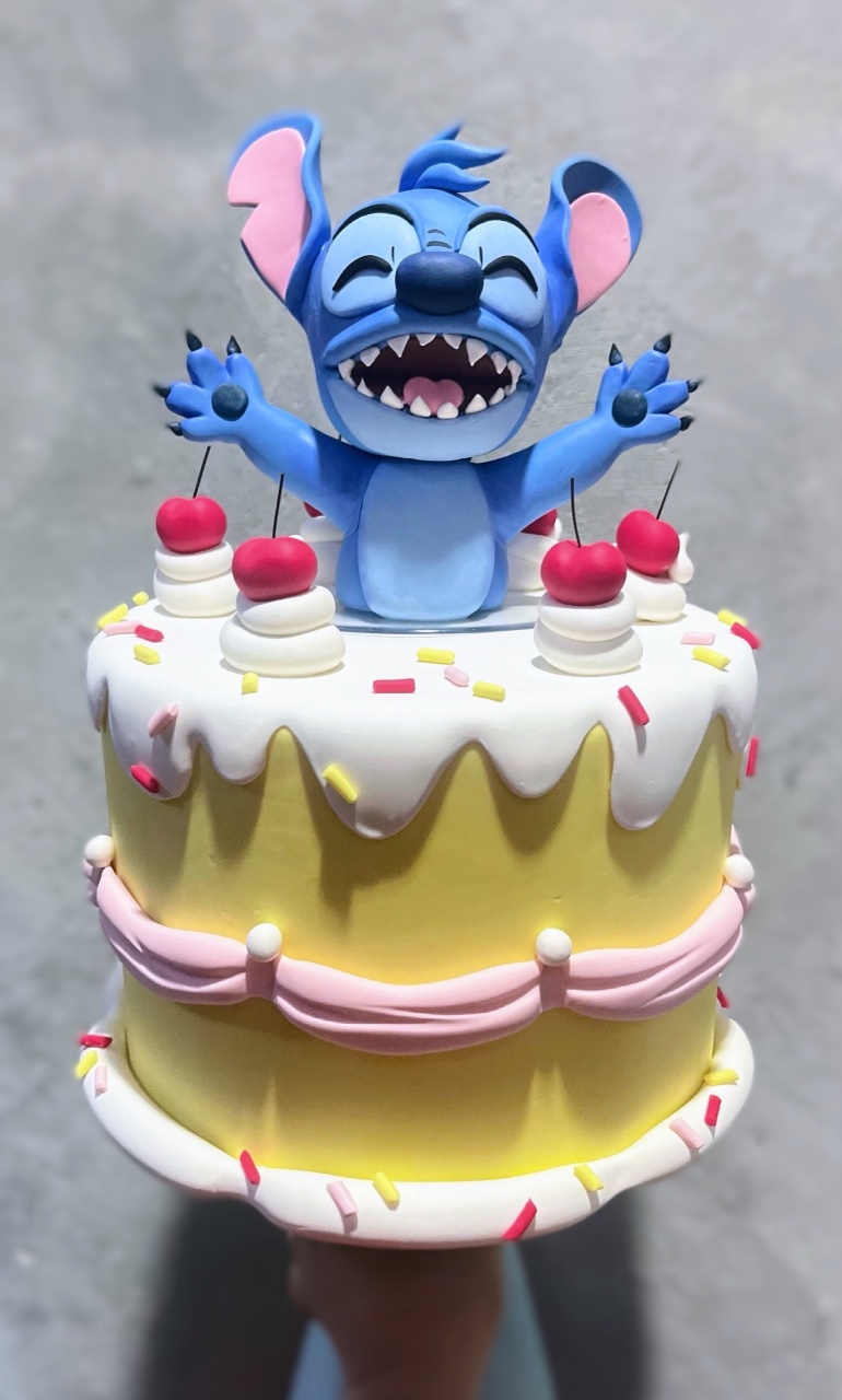 Bolo Fake Biscuit - Stitch - daydecorafestas