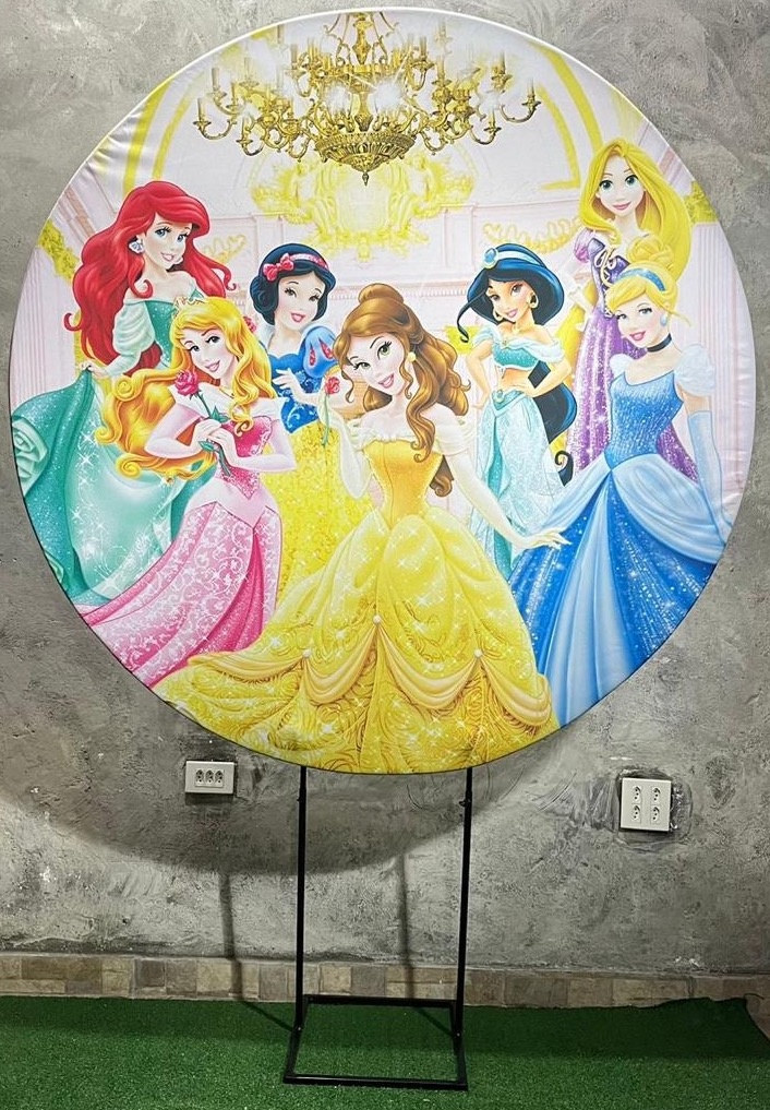 Painel Redondo 1,50 - Princesas - daydecorafestas