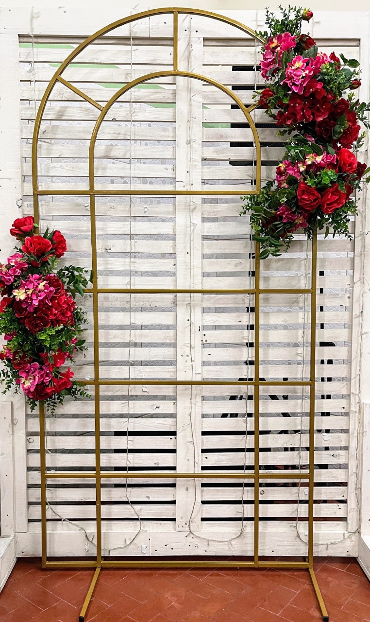 Painel Janela de Ferro Com Flores  - 2X1  - daydecorafestas