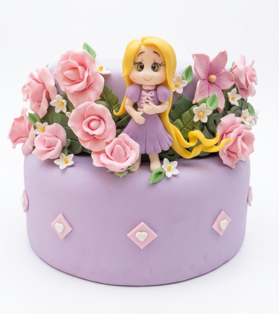Bolo Fake Biscuit - Rapunzel - daydecorafestas