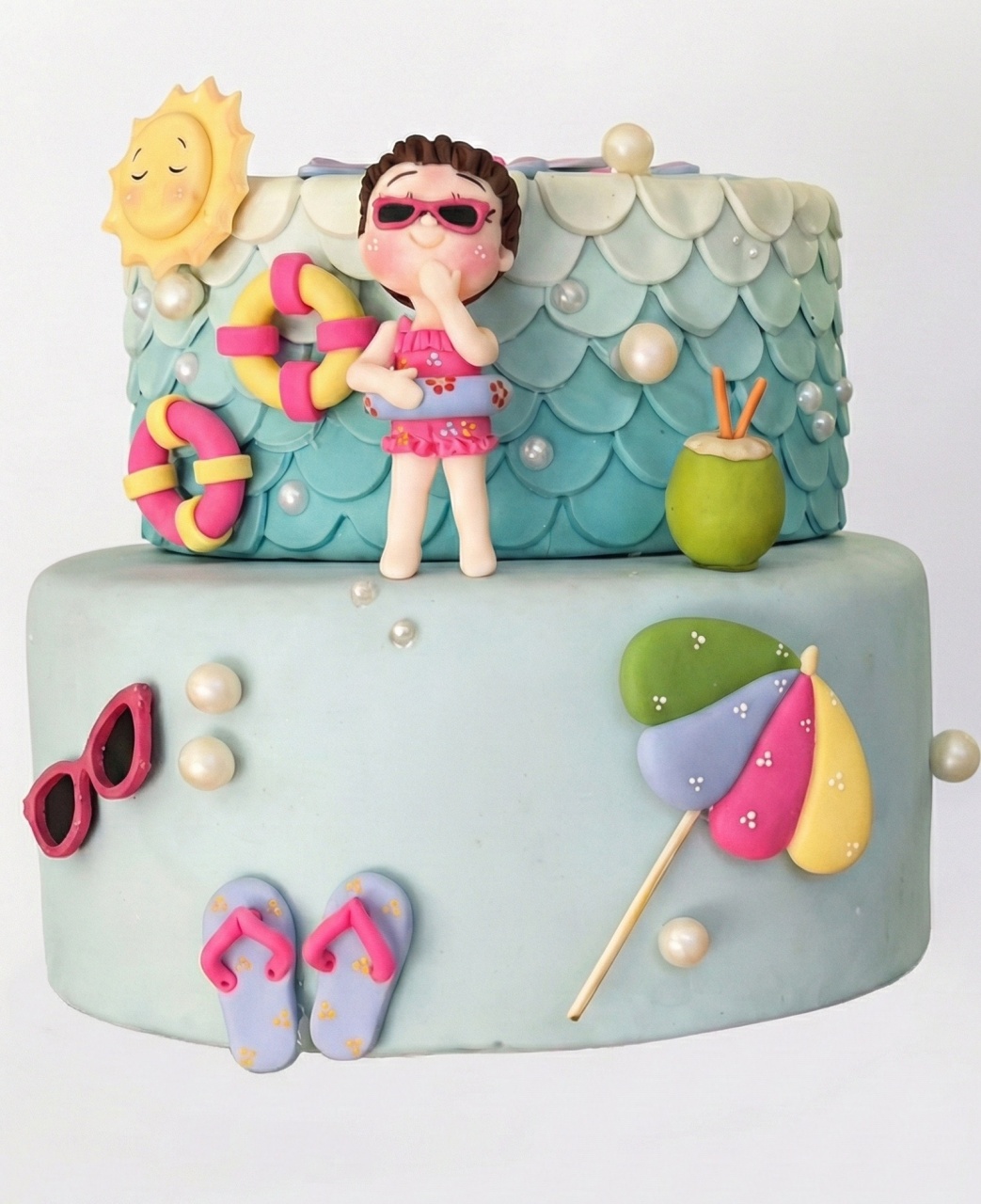 Bolo Fake Biscuit - 2 Andares Pool Party - daydecorafestas