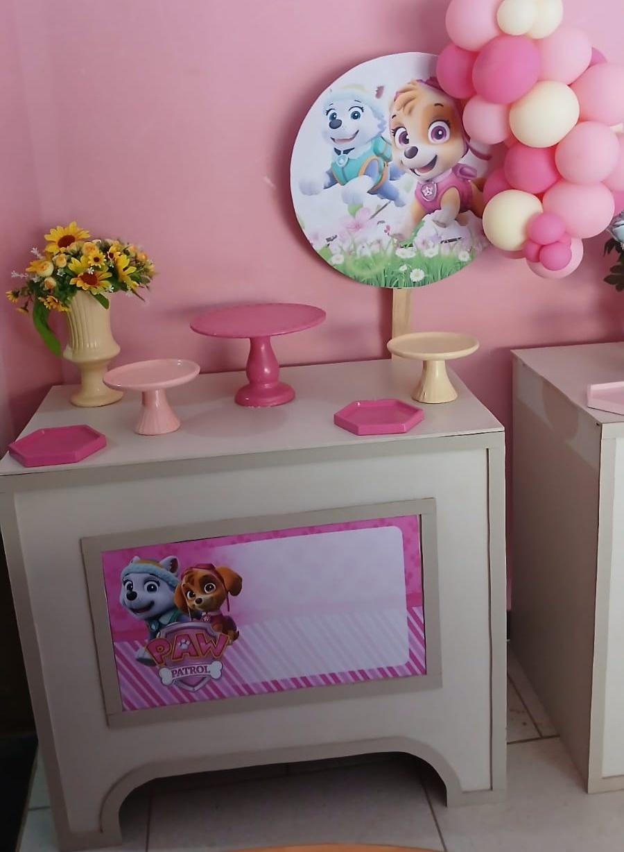Mini Table Skay E Everest - yasmim pires oliveira