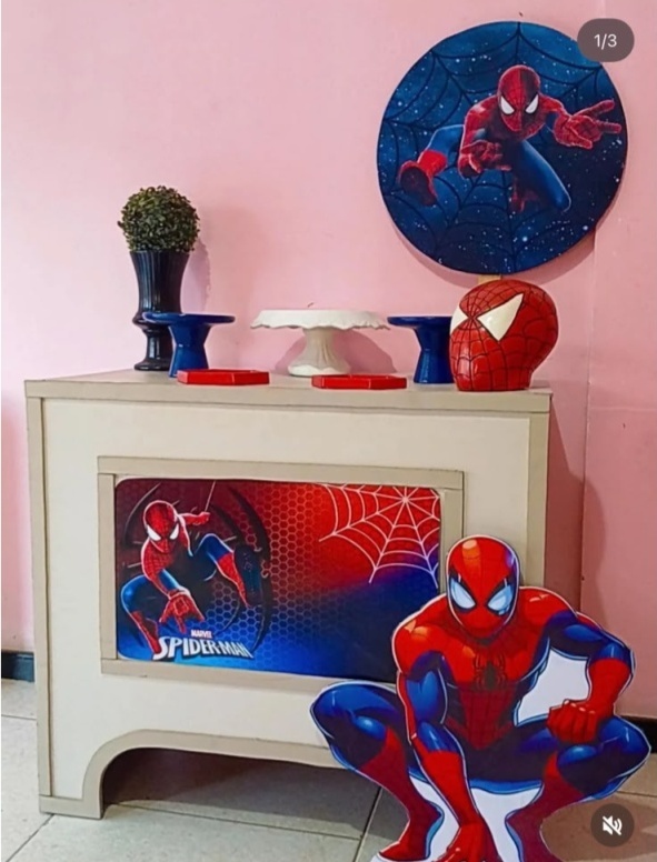 Mini Table Homem Aranha - yasmim pires oliveira