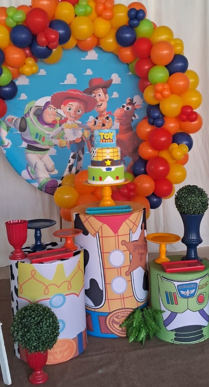 Toy Story - yasmim pires oliveira