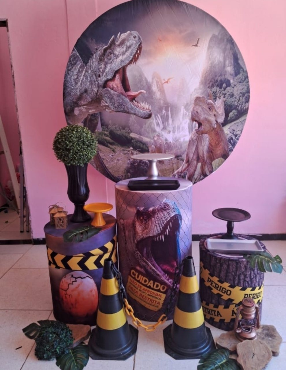Dinossauro - yasmim pires oliveira