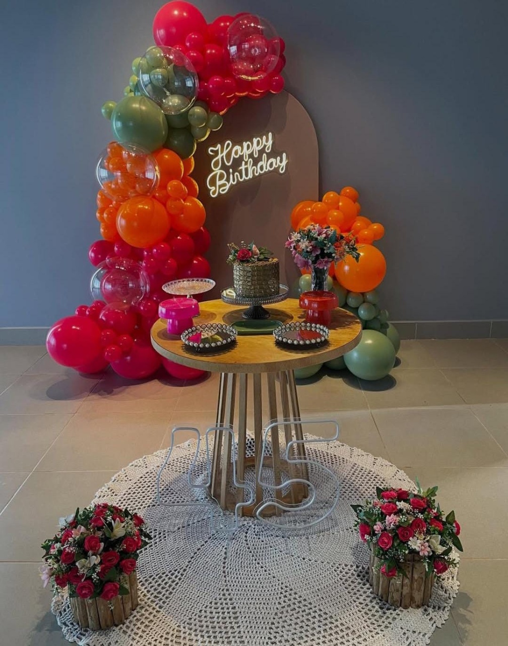 Mulher Pink Laranja Balão Desconstruído - Mila e Dry Decora e Loca 