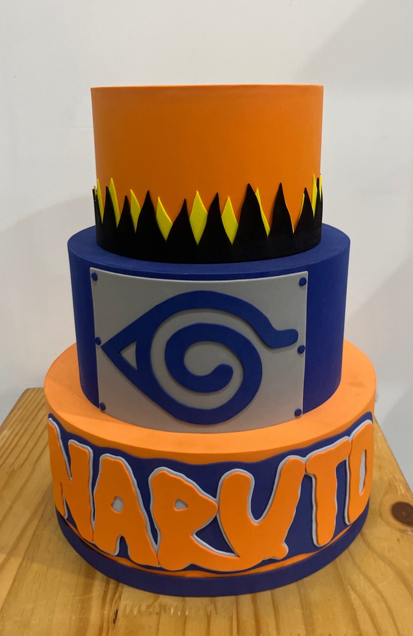 Bolo Fake - Naruto - 3 Andares - ARCO FEST - PEGUE E MONTE & DECORAÇÕES