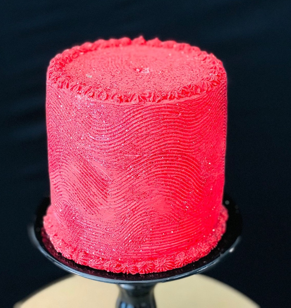 Bolo Fake Vermelho  - Balões de Menina 