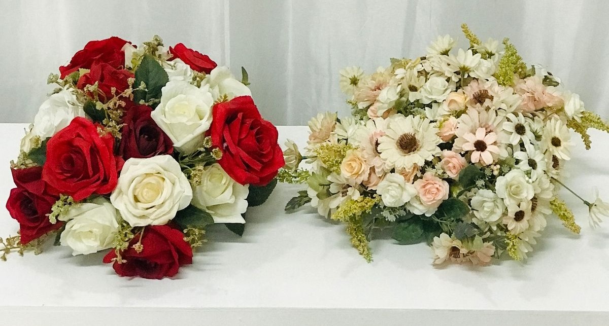 Arranjo de Flores  - Balões de Menina 