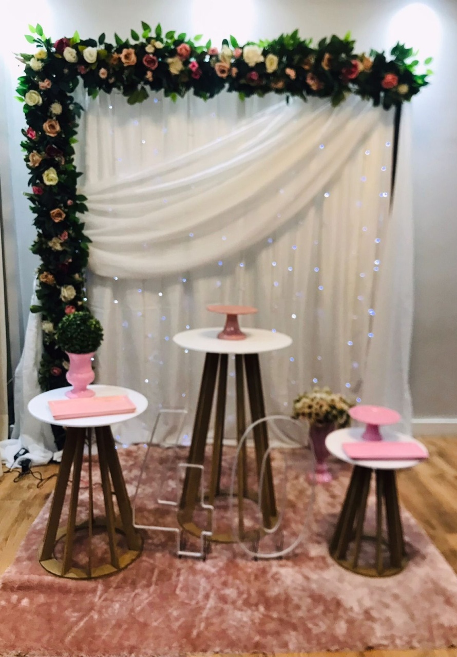 Kit Composição Com Trio de Mesa Ripada  - Balões de Menina 