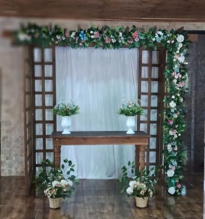 Composição Pergolado Floral - Balões de Menina 