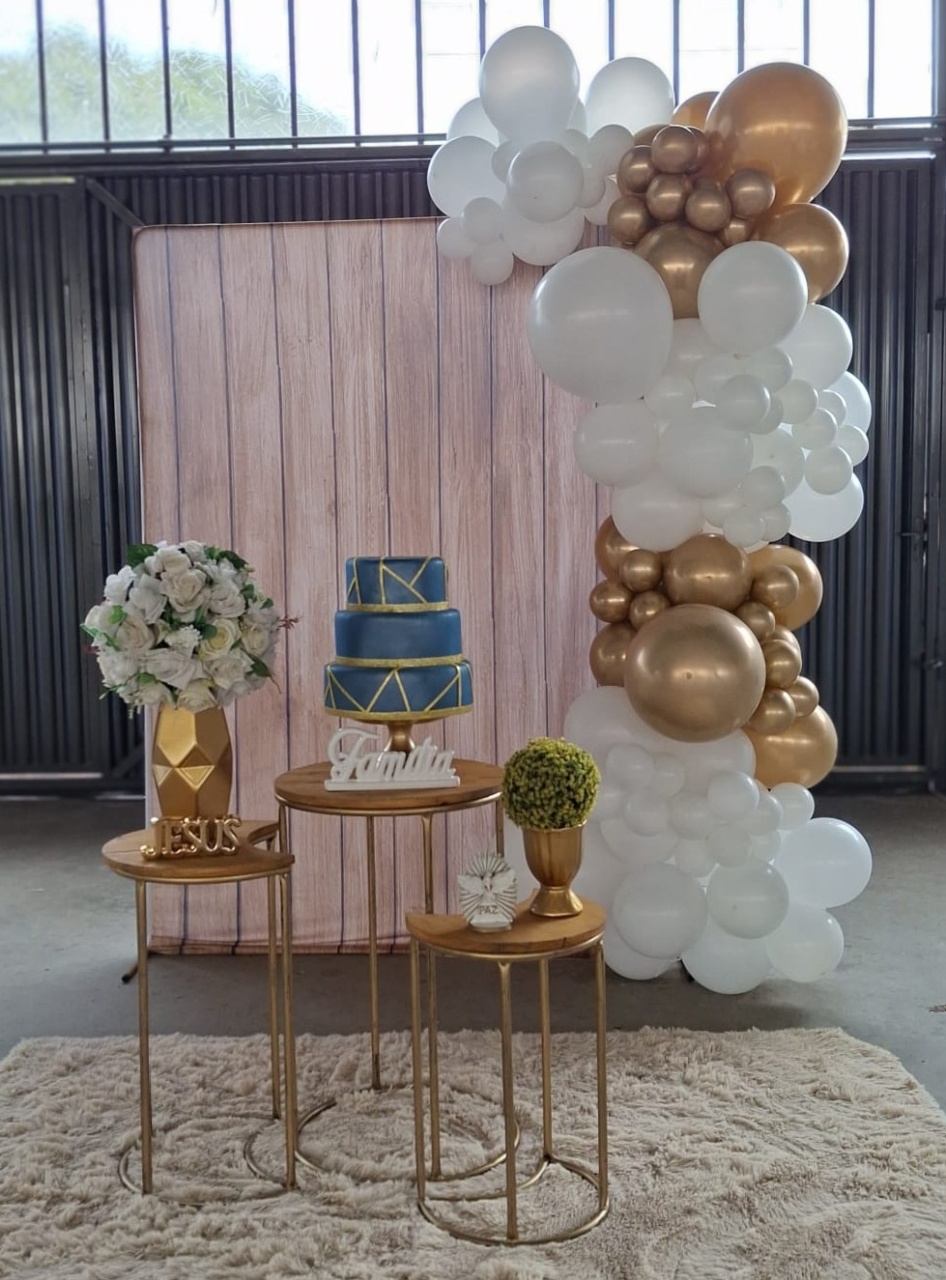 Adulto Branco E Dourado - LumyAtelieDecoacao