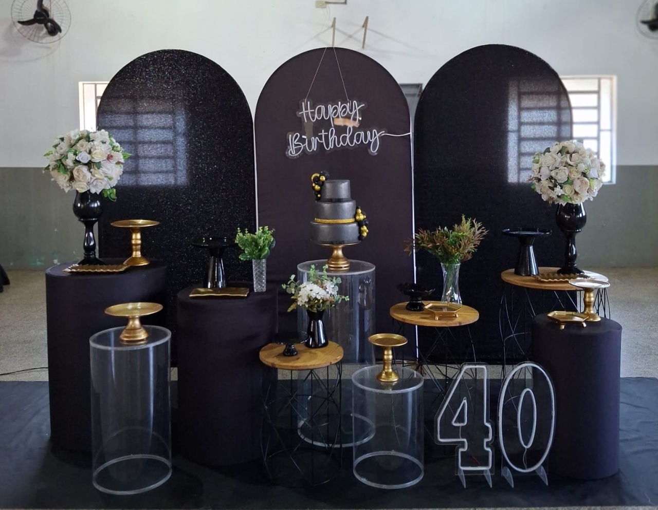 Preto Com Dourado - LumyAtelieDecoacao
