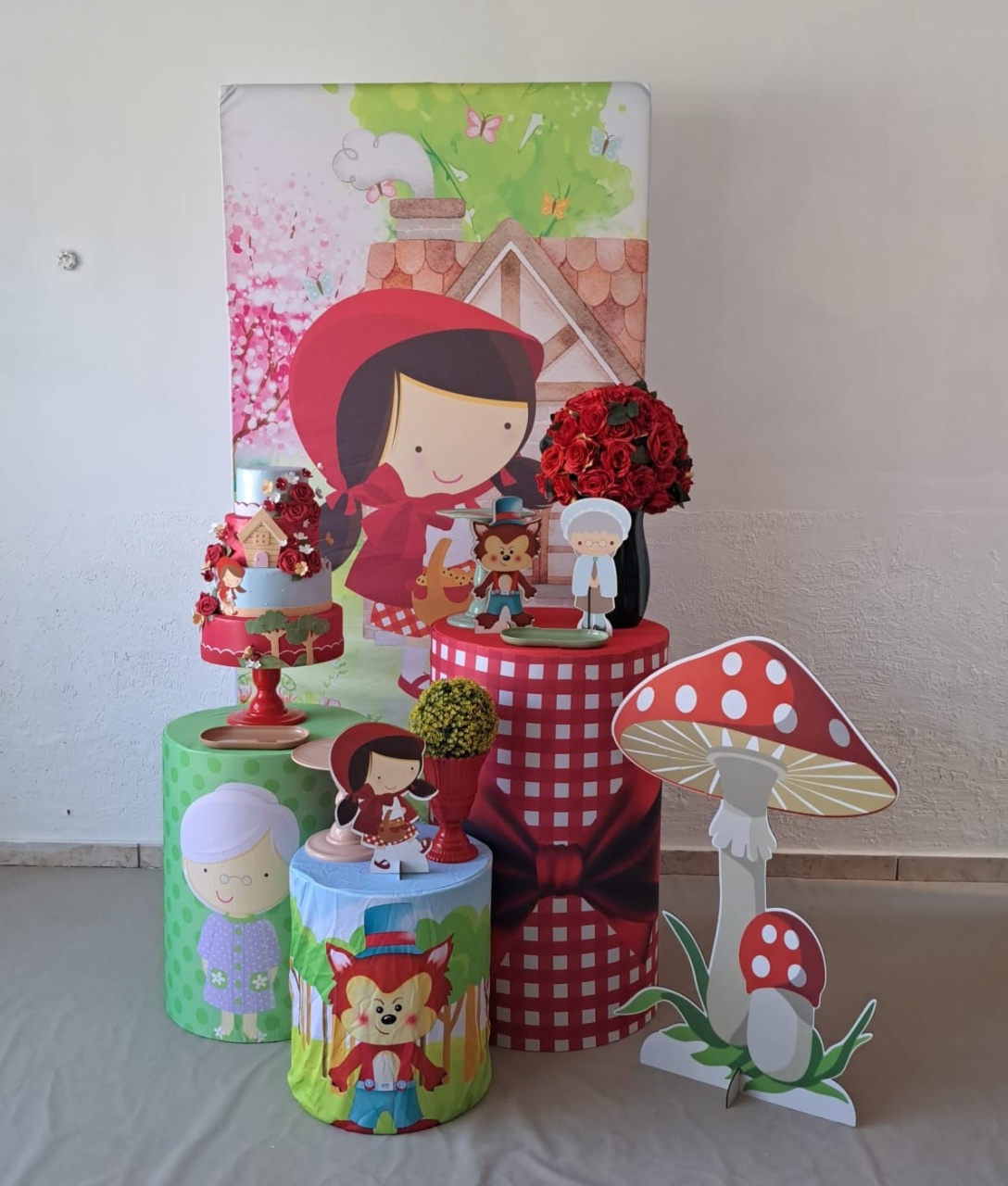 Chapeuzinho Vermelho Bronze - LumyAtelieDecoacao