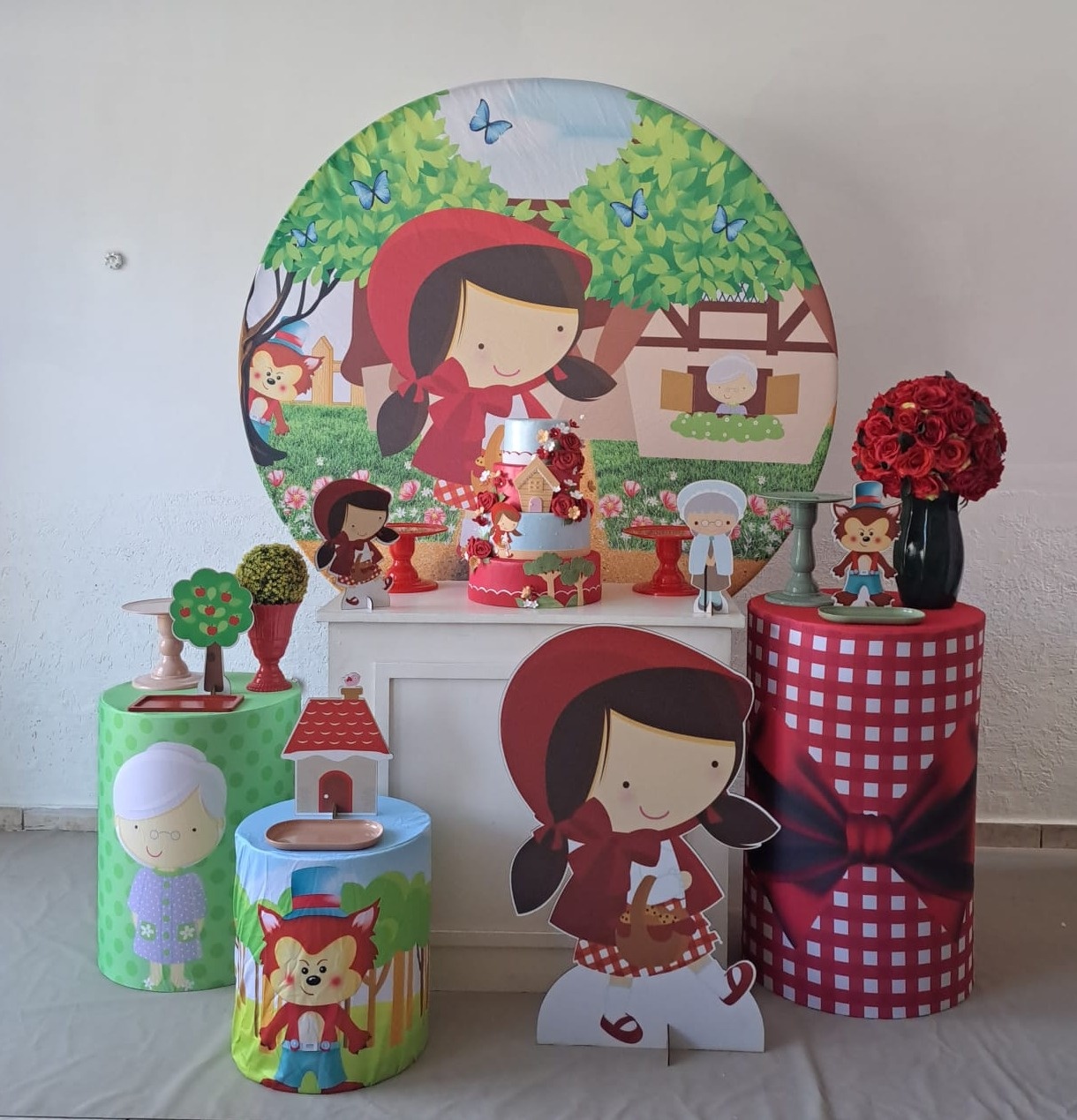 Chapeuzinho Vermelho Prata - LumyAtelieDecoacao