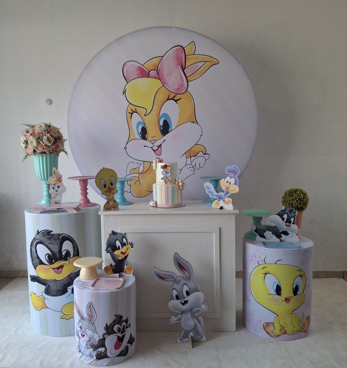 Lola Looney Tunes Prata - LumyAtelieDecoacao