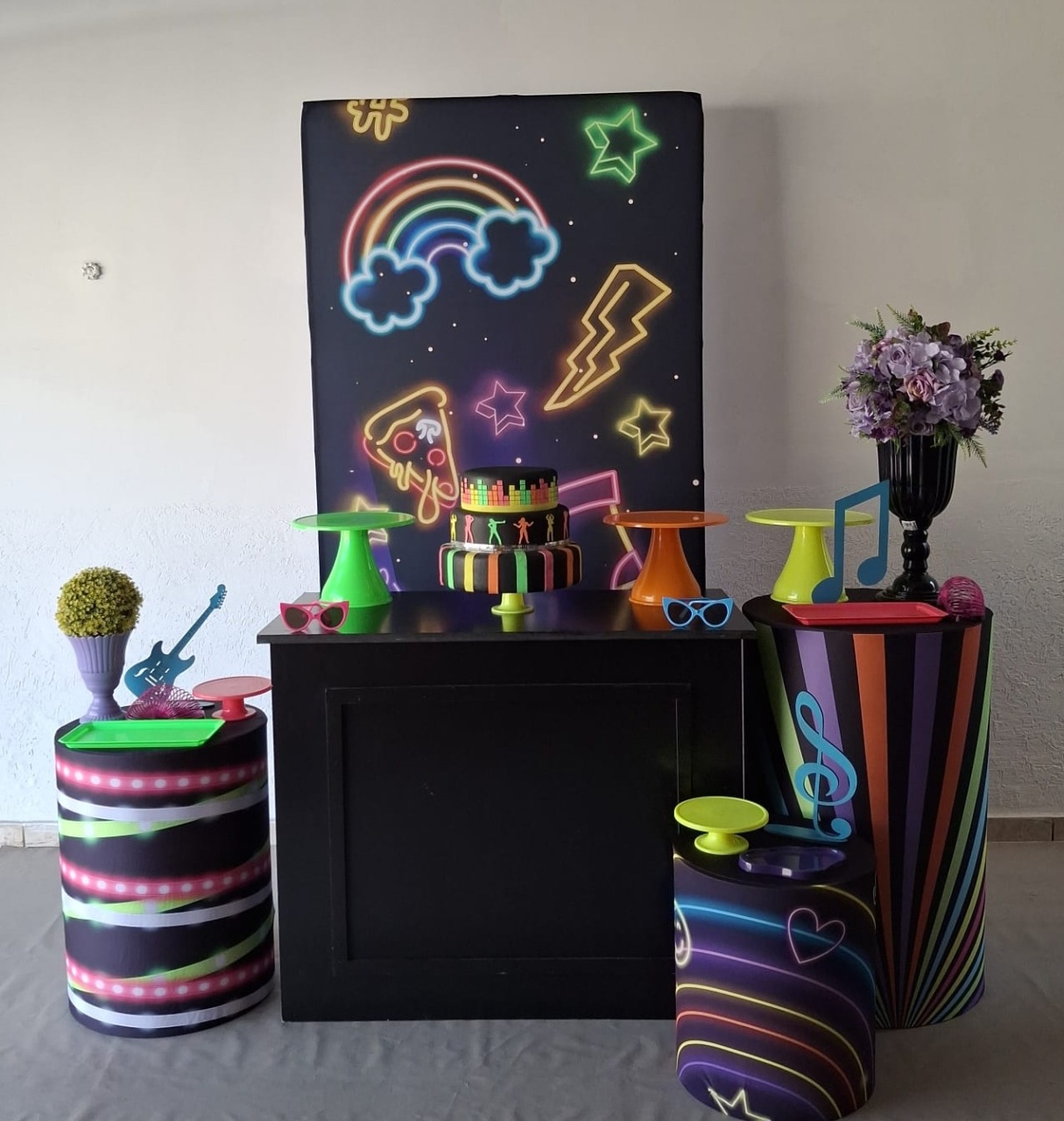 Neon Prata Ii - LumyAtelieDecoacao