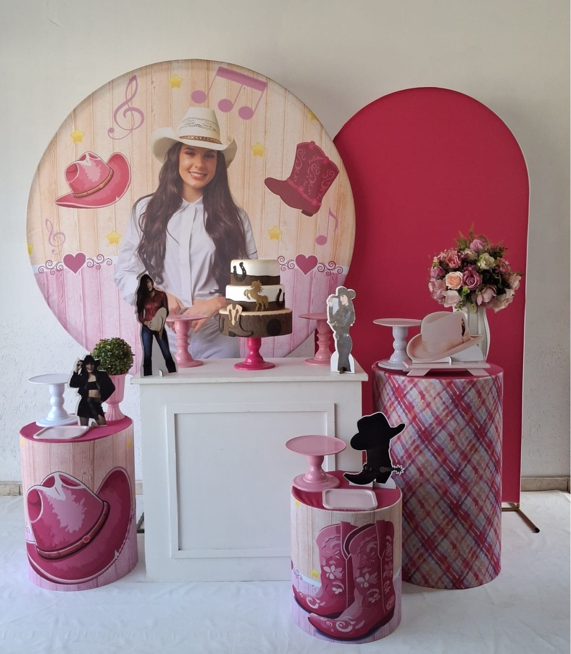 Ana Castela Ouro - LumyAtelieDecoacao