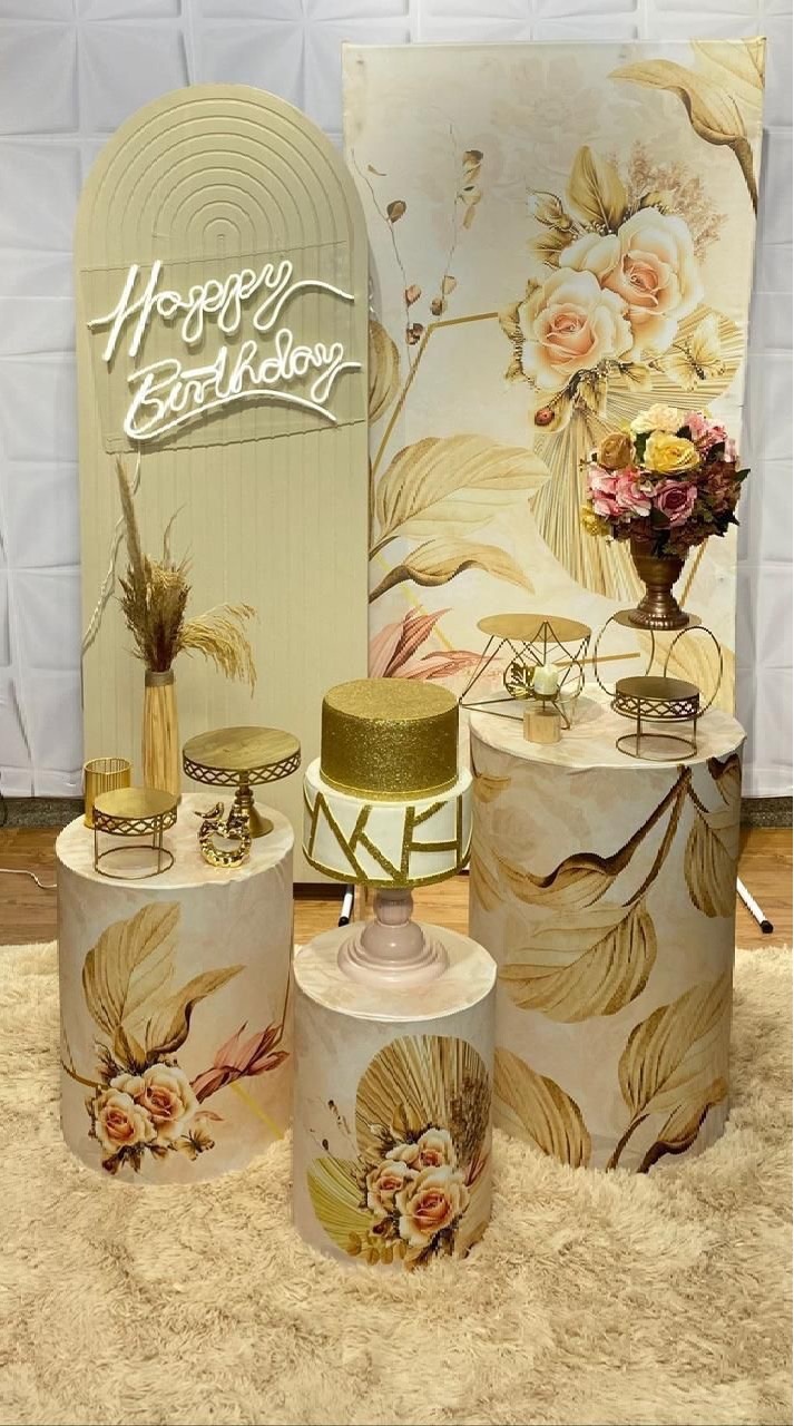 Adulto Floral Dourado Com Painel Romano - Akitem Festa (Thalita Rissato)