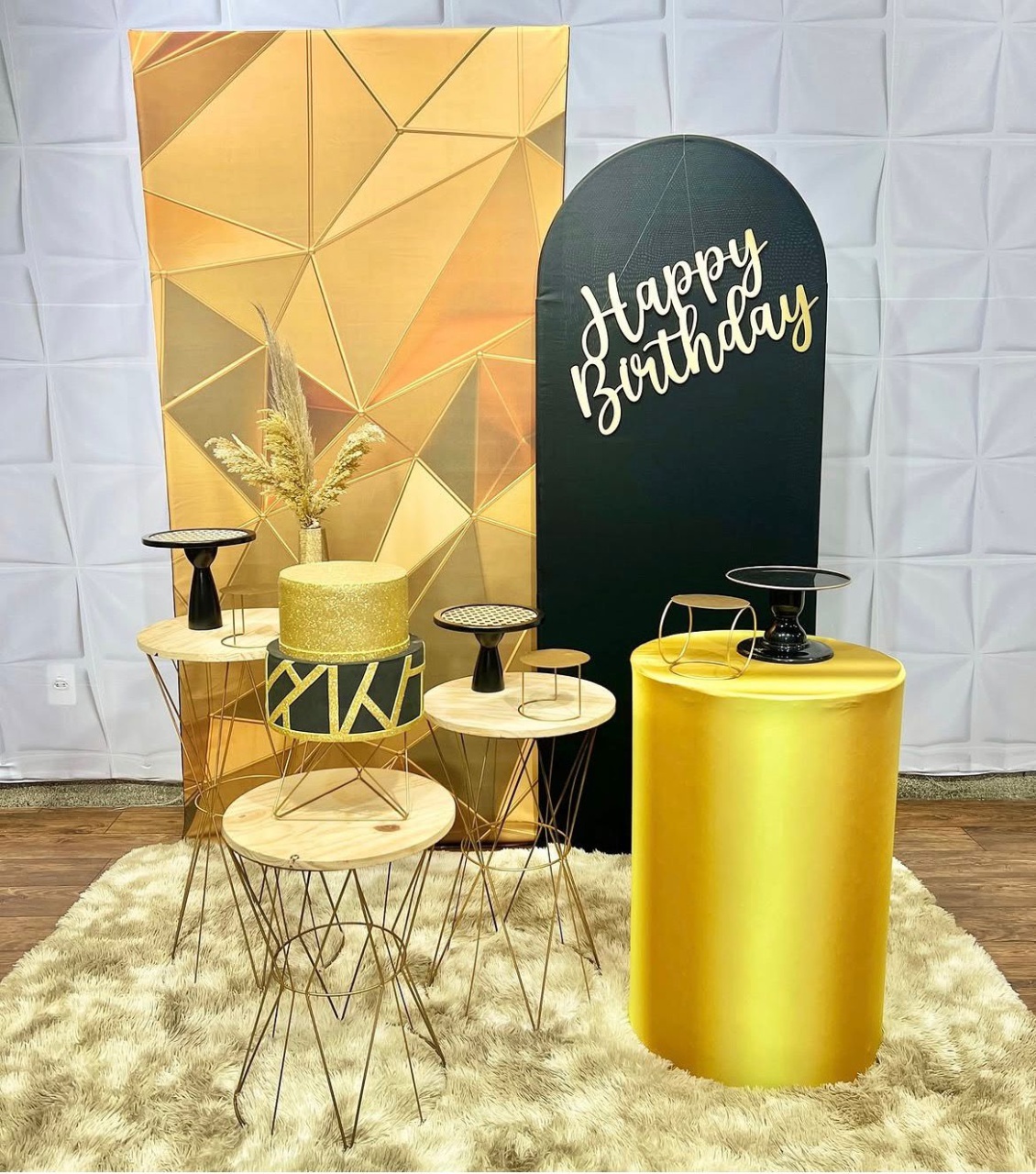 Preto Com Dourado - Akitem Festa (Thalita Rissato)