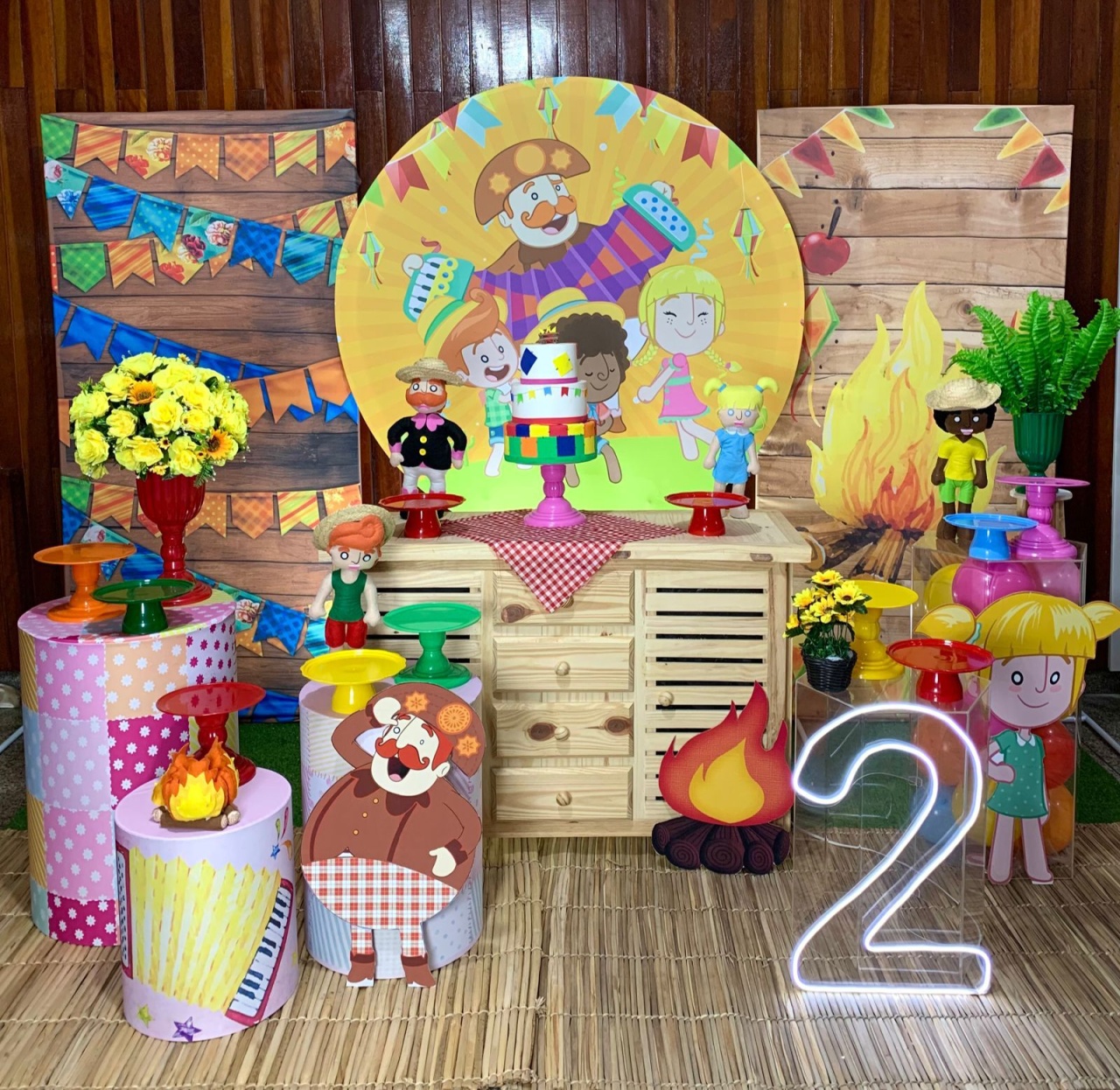 Fazendinha Mundo Bita Menina - Akitem Festa (Thalita Rissato)