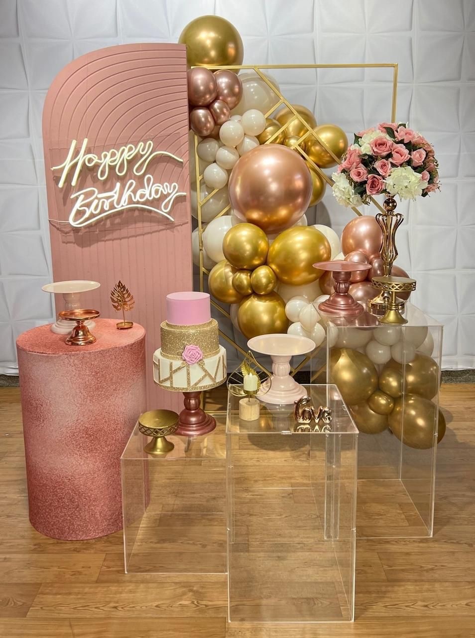 Adulto Rose Com Dourado Acrílico  - Akitem Festa (Thalita Rissato)