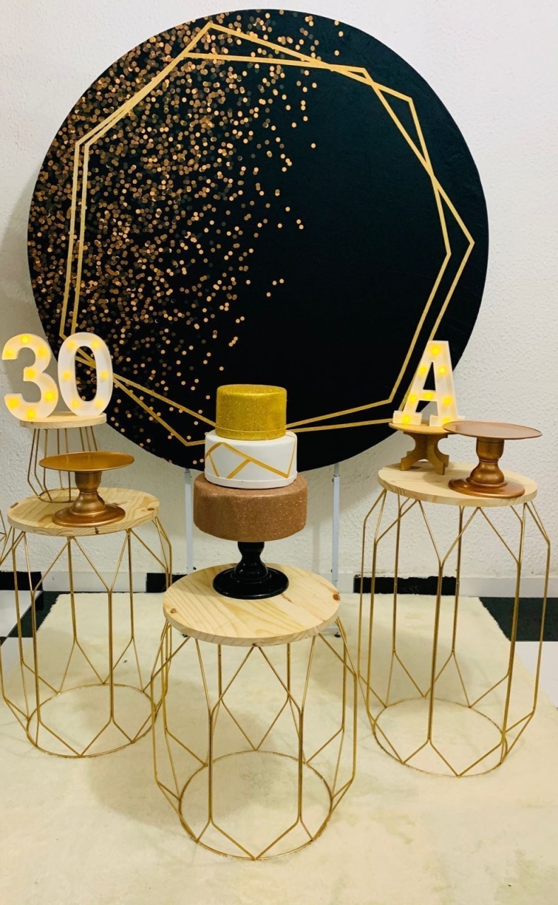 Adulto Preto Dourado  - Akitem Festa (Thalita Rissato)