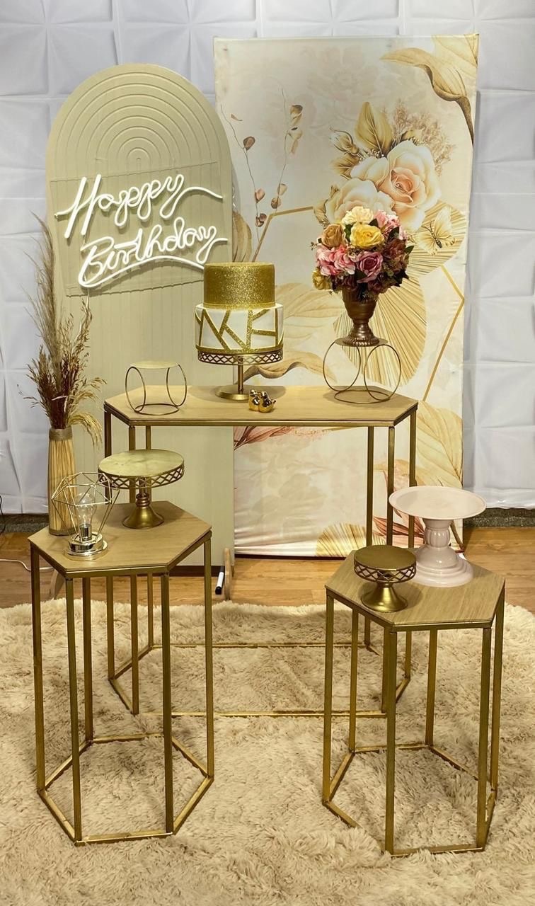 Adulto Floral Dourado Com Painel Romano 02 - Akitem Festa (Thalita Rissato)